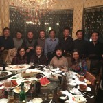 81级高二8班同学和数学老师金烨祥和化学盛稚琪老师于2016年1月3日聚会合影
