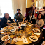 共同重温着昔日的美好时光