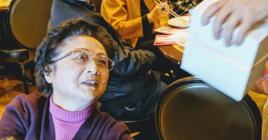 1960届的王静华校友